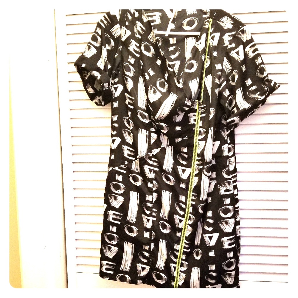 Rachel Roy Black and Grey dress with pockets